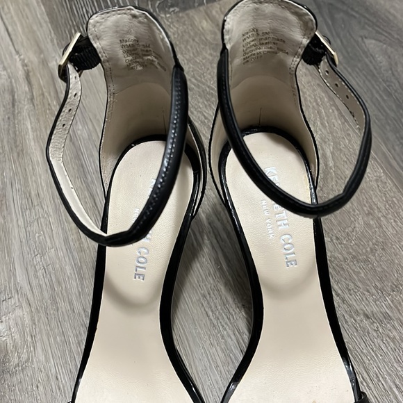 Kenneth Cole Heel Sandals - Picture 3 of 8